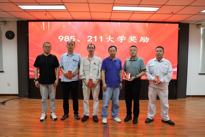 ����ͨ���������Ʒ���3.6��Ԫ���齫����2����Ա����Ů��ѧ¼ȡ������